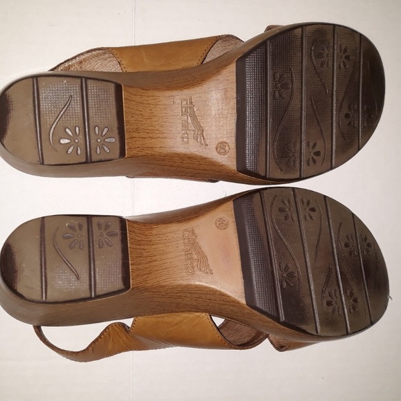 Dansko women’s leather comfort sandals. - Picture 4 of 4